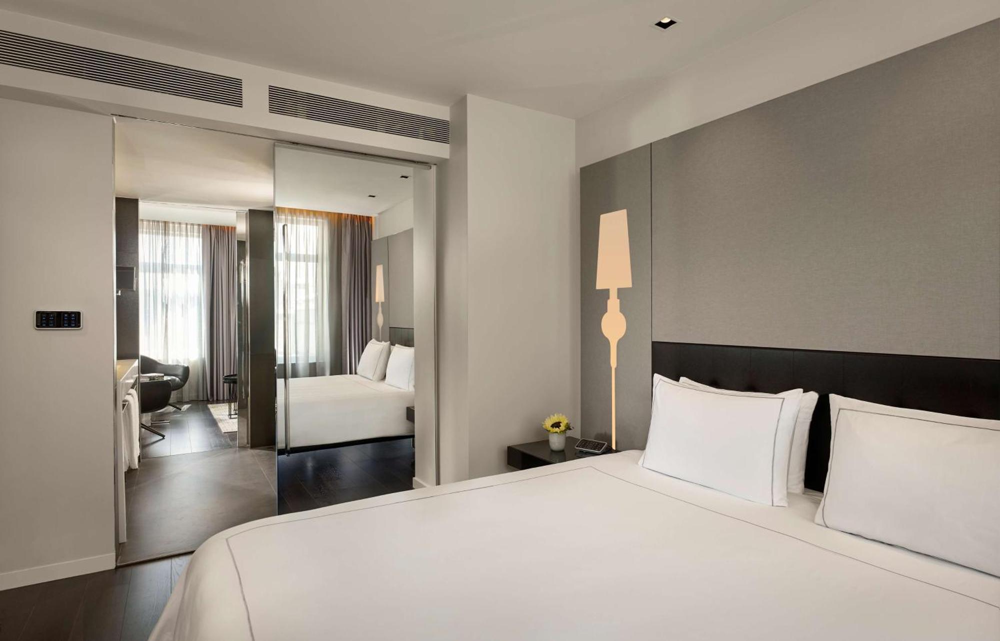 Park Plaza Victoria Hotel 4*